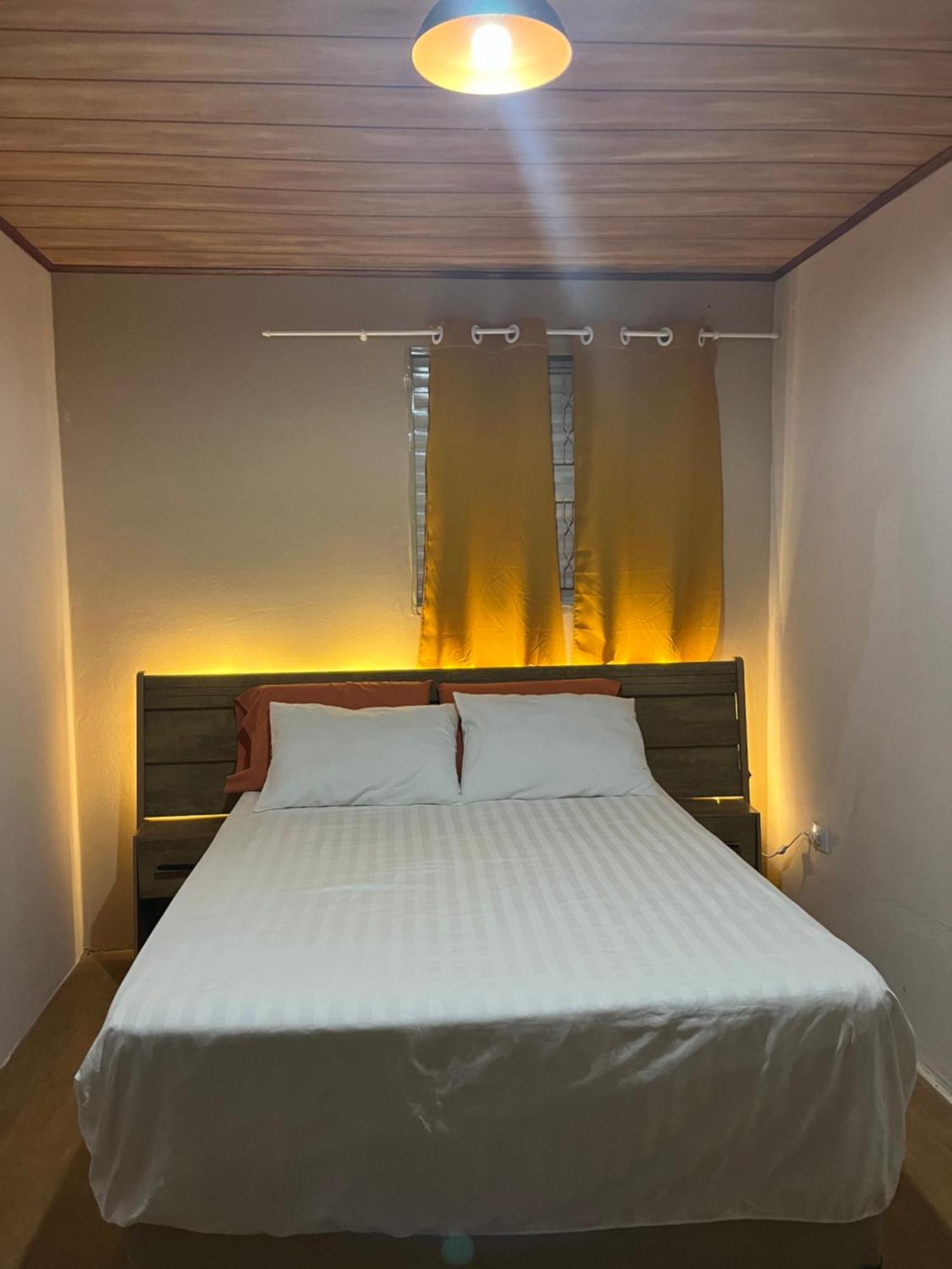 에스타두 지 상파울루 Casa Amarela , Perto Do Centro De Sto Antonio Do Pinhal 빌라 외부 사진
